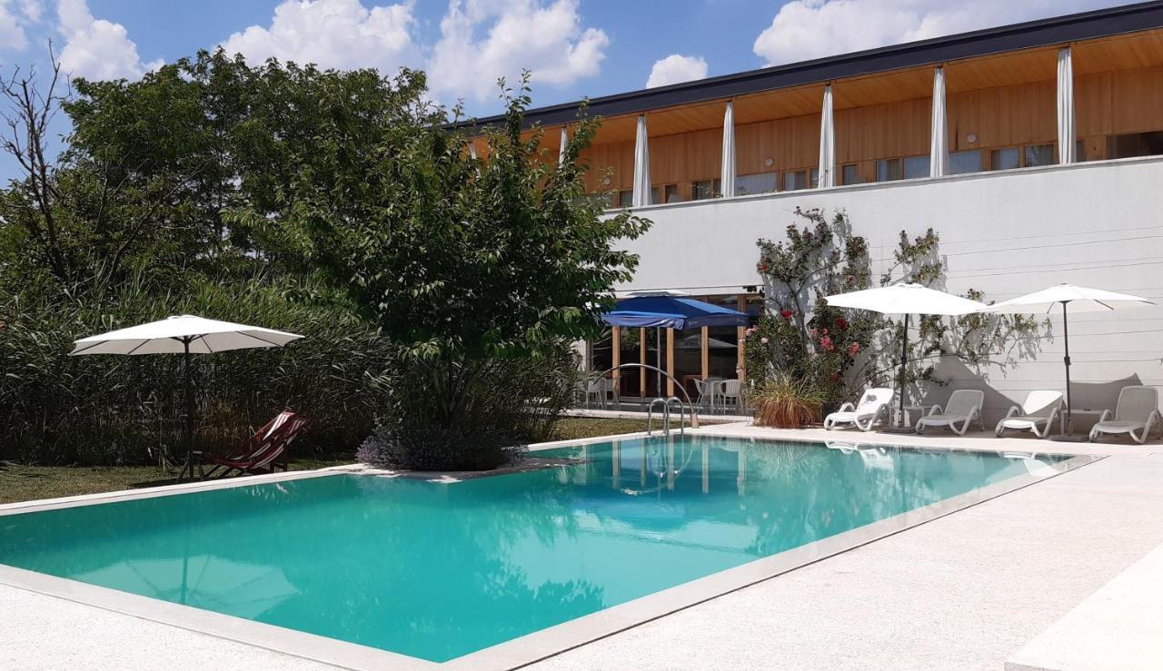 Hotel Gracanica Bagian luar foto