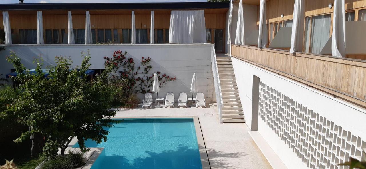 Hotel Gracanica Bagian luar foto