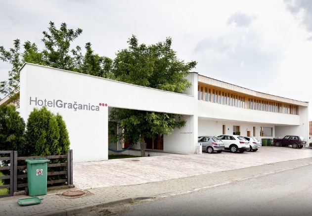 Hotel Gracanica Bagian luar foto